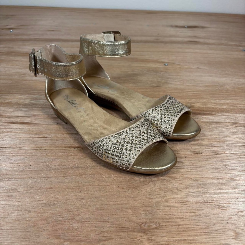 Gold metallic sandals with studded toe strap and ankle strap Size 6.5